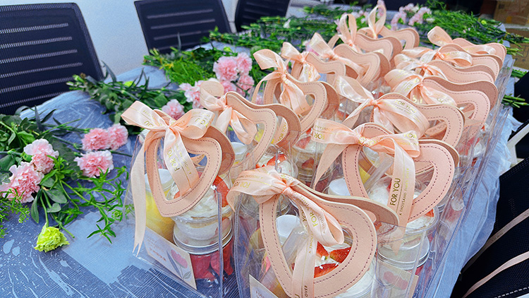 三八婦女節丨祝福所有女人：愿你笑靨如花，一生不減芳華！