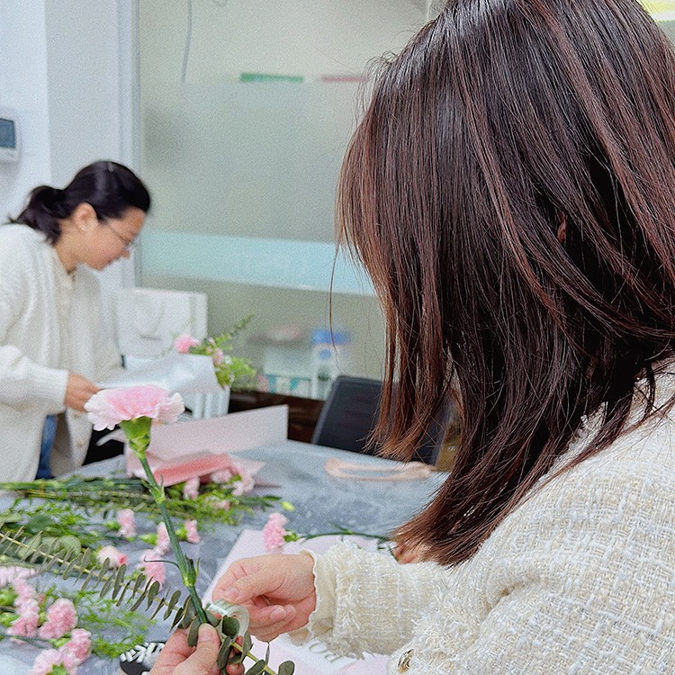三八婦女節丨祝福所有女人：愿你笑靨如花，一生不減芳華！